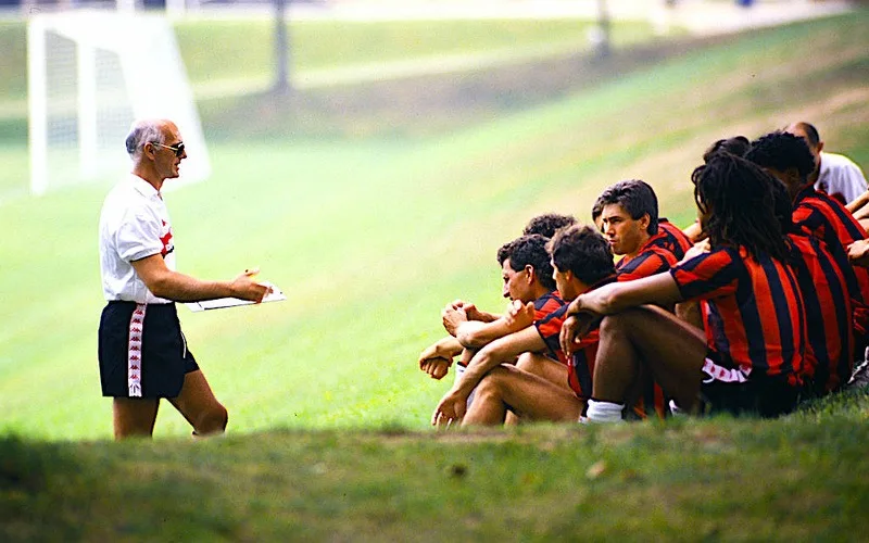 Huấn Luyện Viên Arrigo Sacchi Và Cuộc Cách Mạng Chiến Thuật
