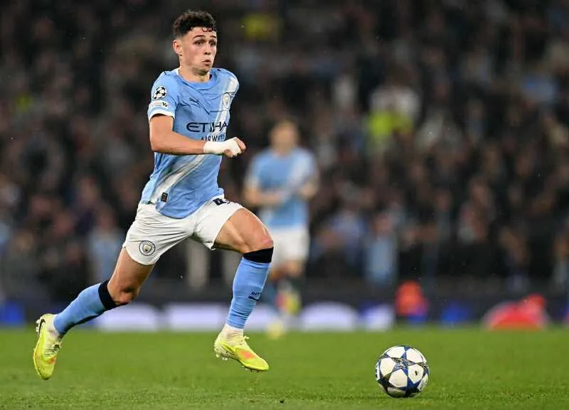 Phil Foden: Tiểu sử, sự nghiệp và hành trình trở thành ngôi sao bóng đá Anh