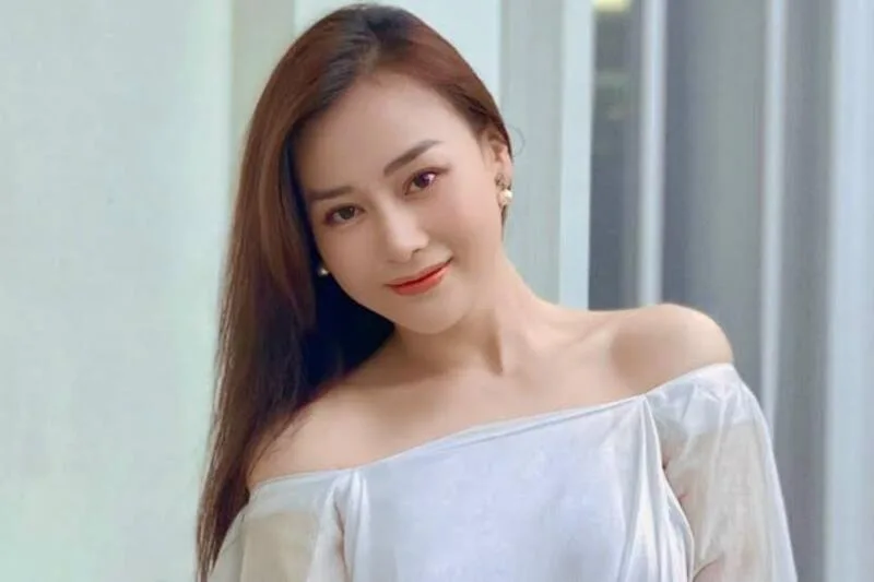 Tiểu sử Phương Oanh
